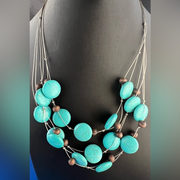 Jewelry - 12/7–12 Beautiful Howlite Necklace